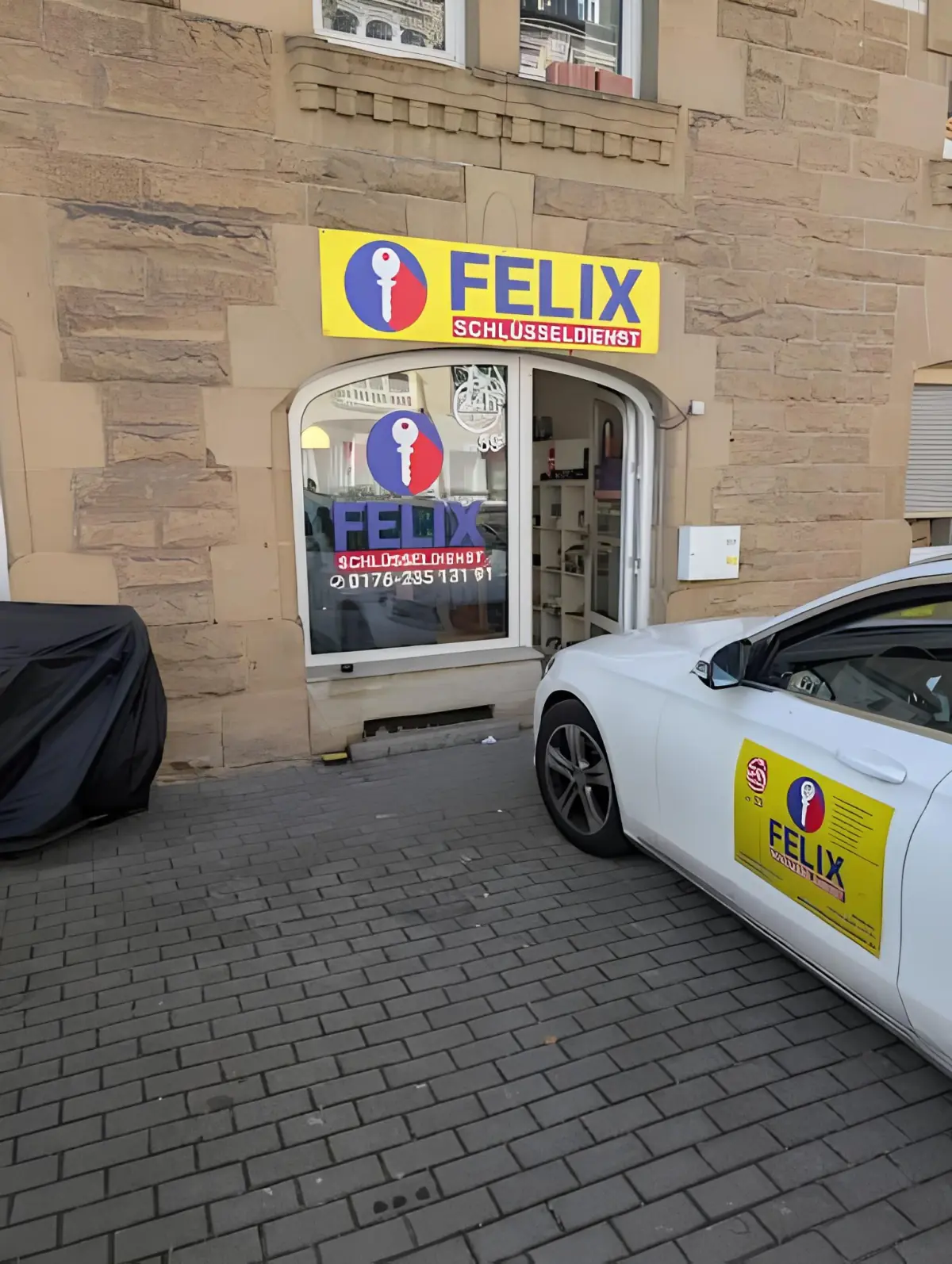 Autoöffnung Stuttgart 24h Laden Außenansicht